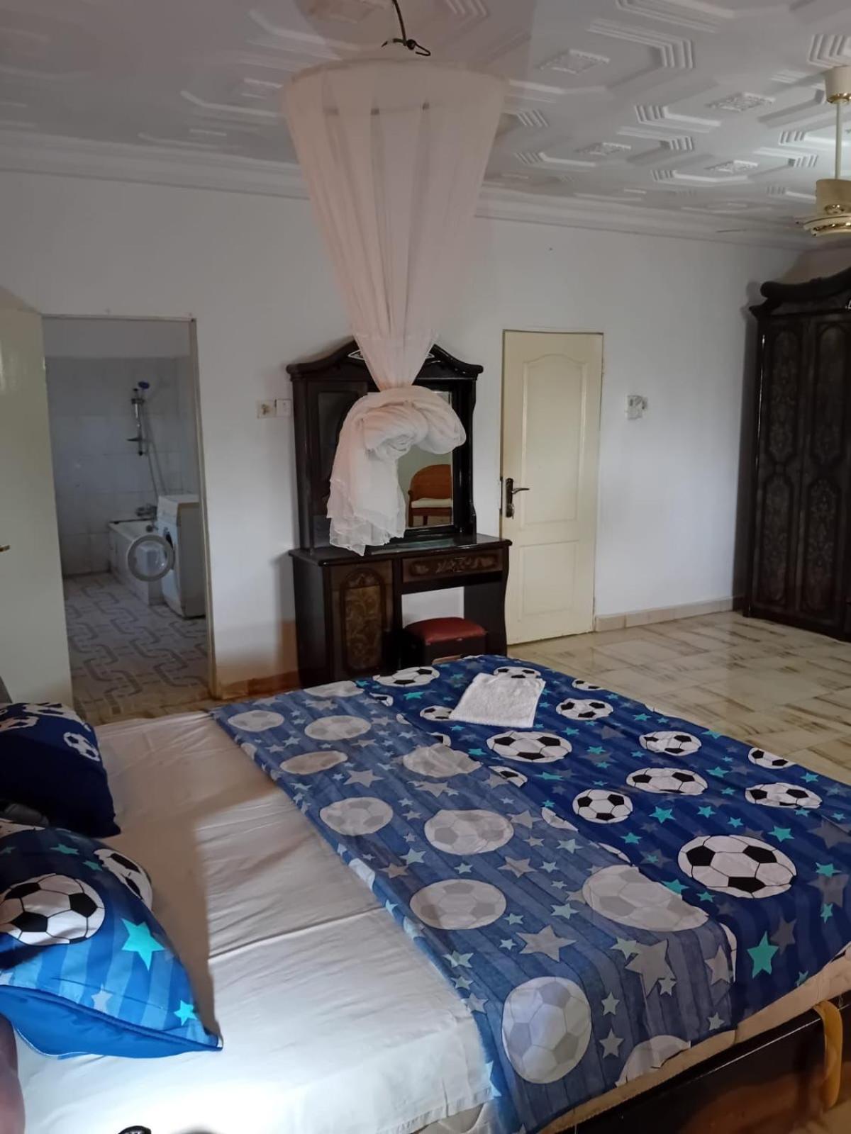 Fhs Foundation House Bijilo Kültér fotó